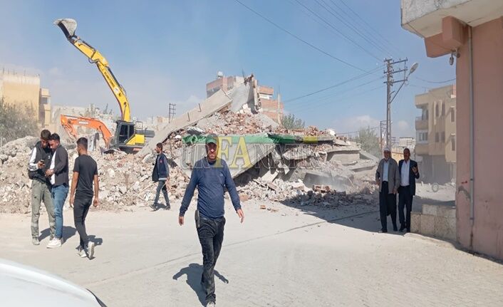 Şanlıurfa’da 3 Katlı Bina Göz Göre Göre Çöktü! (3)