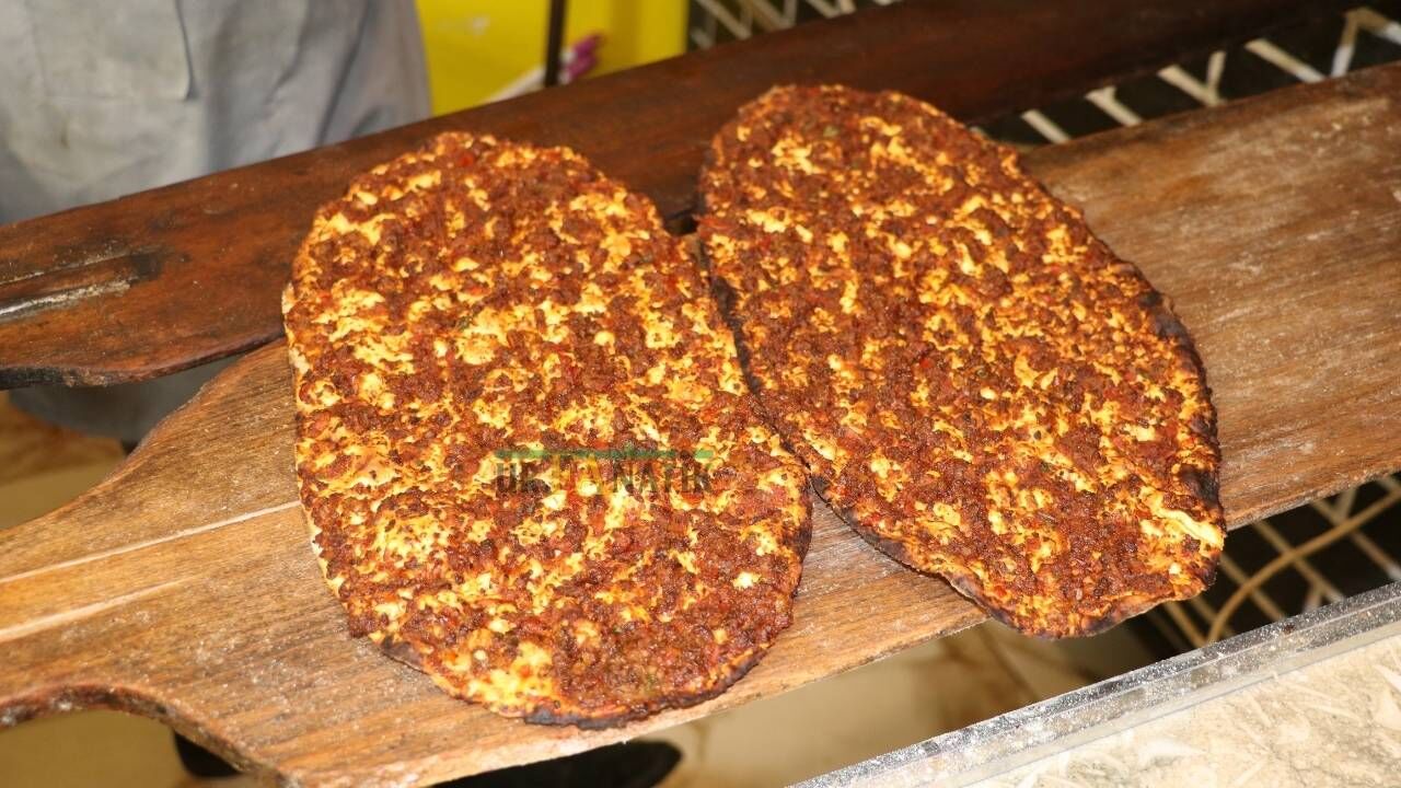 Şanlıurfa'da Mehmet Demir, Kıtır Lahmacunun Püf Noktalarını Anlattı (2)