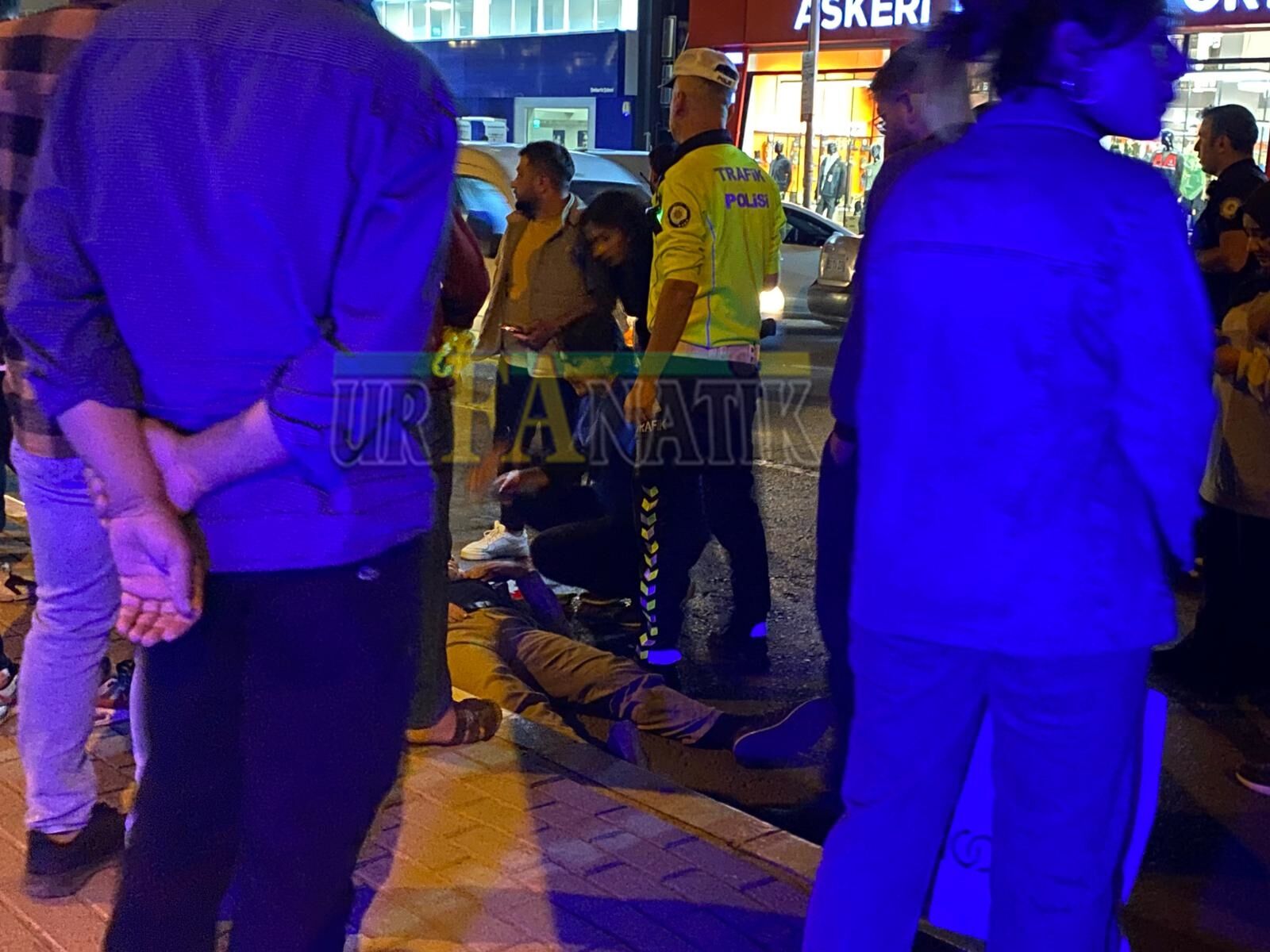 Şanlıurfa’da Otomobilin Çarptığı Adam Ağır Yaralandı! (5)