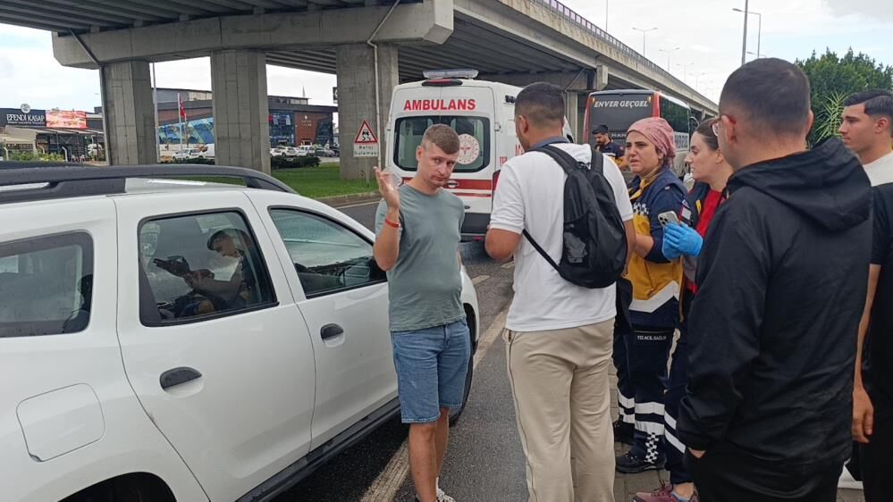 Şanlıurfa’dan Antalya’ya Giden Otobüs Manavgat’ta Kazaya Karıştı (4)