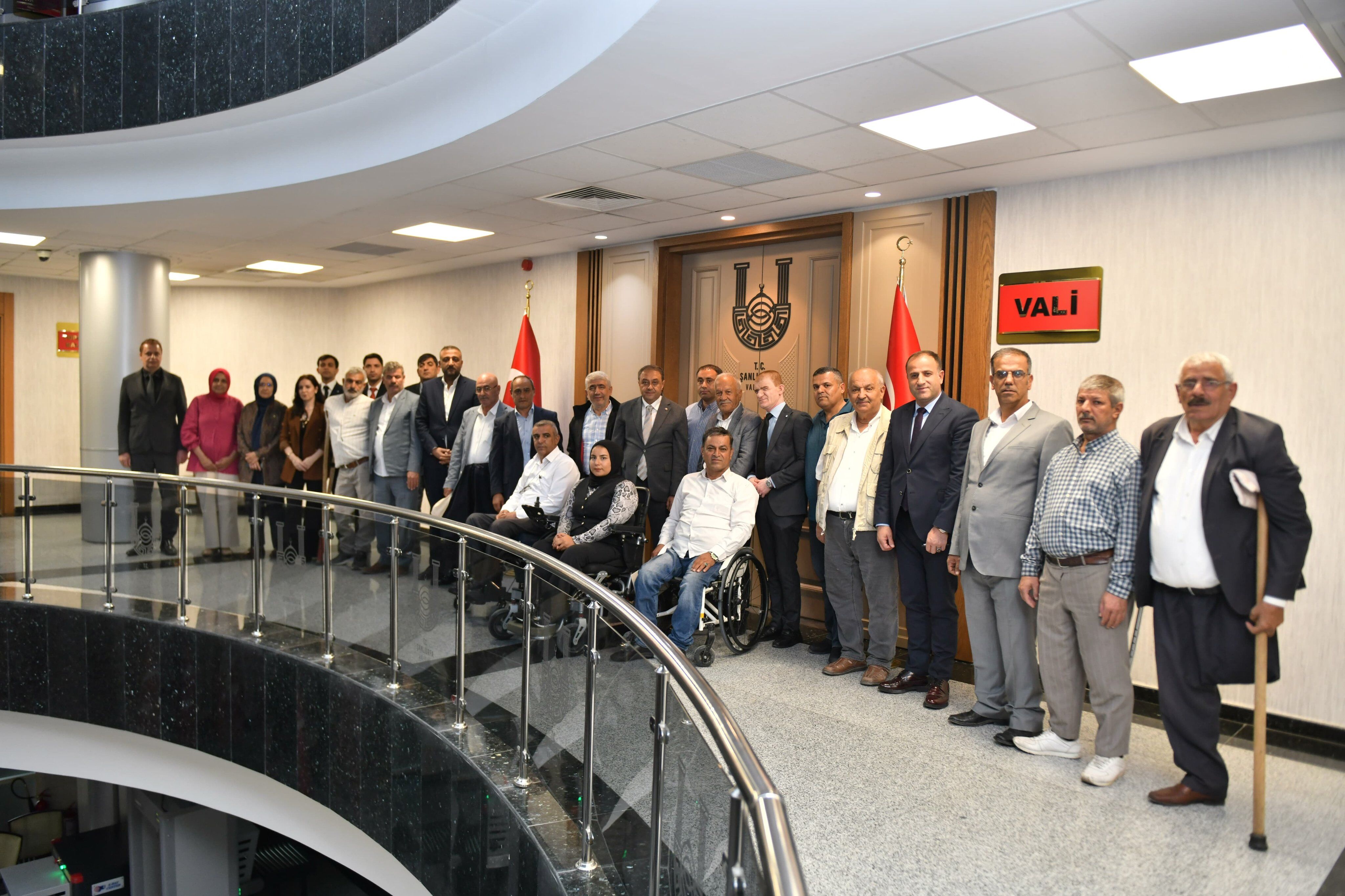 Vali Şıldak, Engelli Yardımlaşma Dernekleriyle Şanlıurfa’da Bir Araya Geldi (2)
