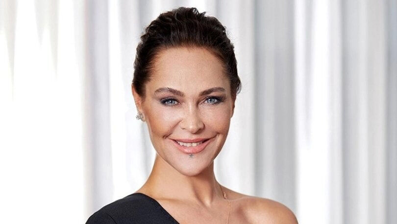Hülya Avşar-1