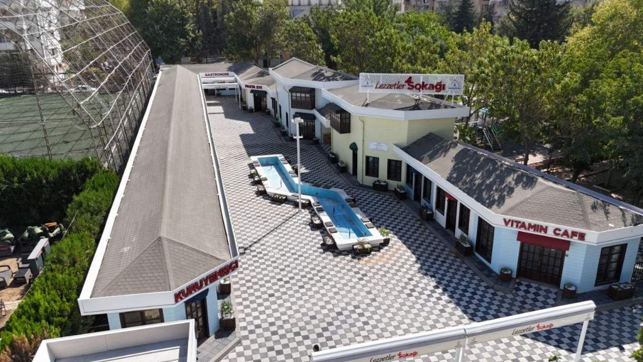 Karaköprü Belediyesi, Lezzetler Sokağı’nın Pazartesi Günleri Kapalı Olacağını Duyurdu. (3)