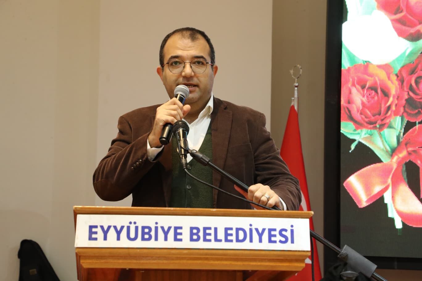 Kaymakam Turan Geçmi̇ş Ve Gelecek Yüzyil Öğretmenleri̇n Yüzyilidir