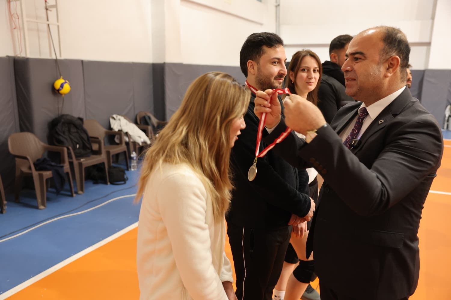 Kköprübld Karaköprü’de Öğretmenler Voleybol Turnuvası Görkemli Finalle Tamamlandı (7)
