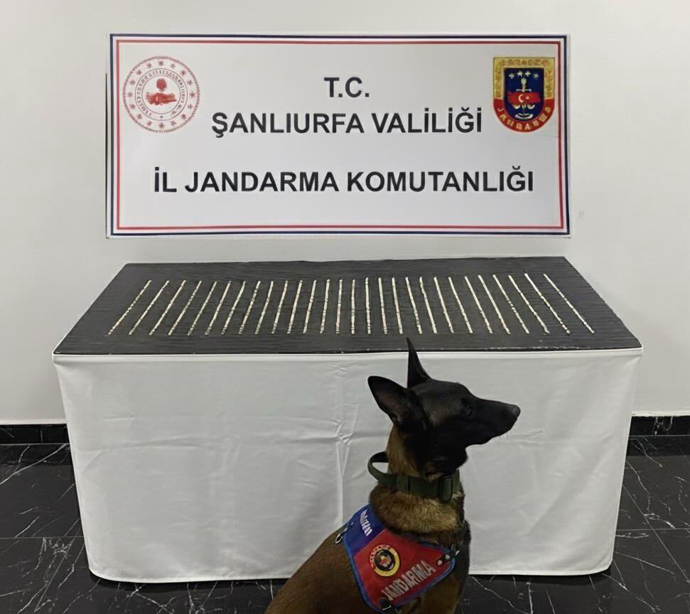 Şanlıurfa İl Jandarma Komutanlığı Ekipleri, “Narkotik Suçlarla Mücadele” Kapsamında Düzenledikleri Operasyonlarda Uyuşturucu Ticareti Yaptığı Tespit Edilen 4 Şüpheliyi Göz Altına Aldı.