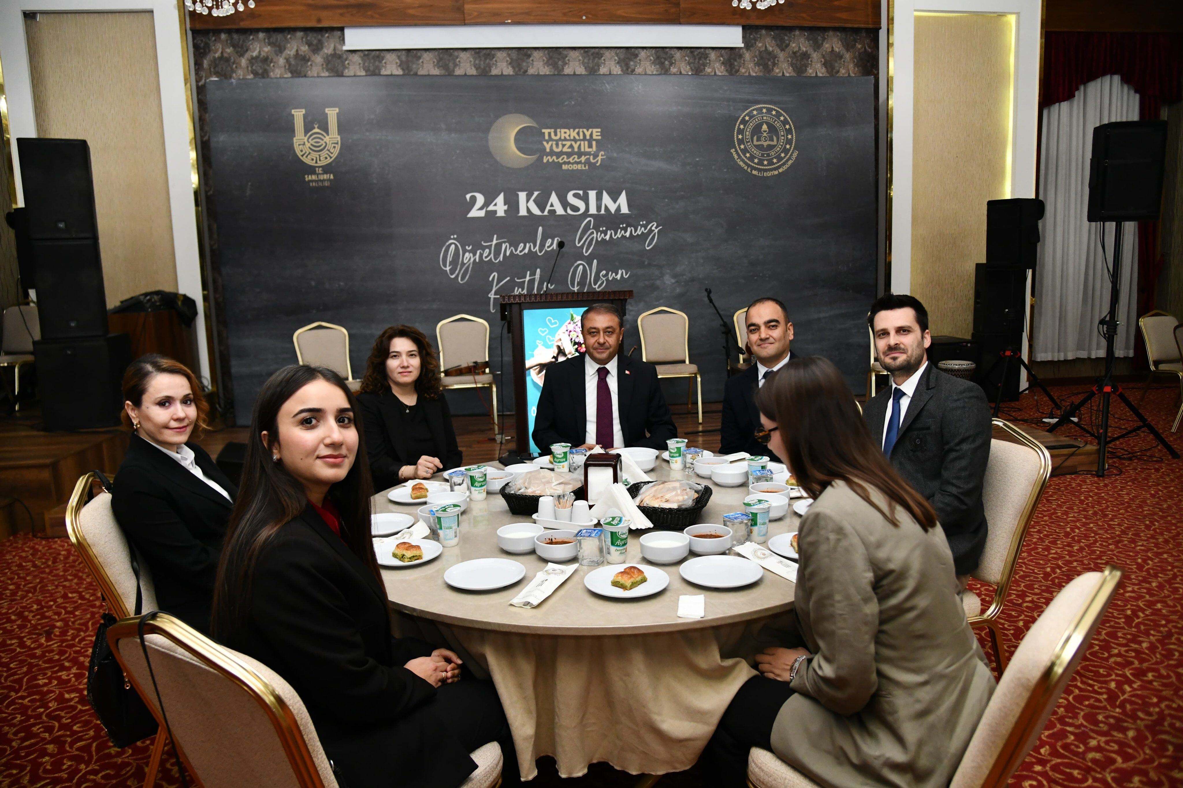 Şanlıurfa Valiliğinden Öğretmenler Günü İçin Özel Kutlama Programı (4)