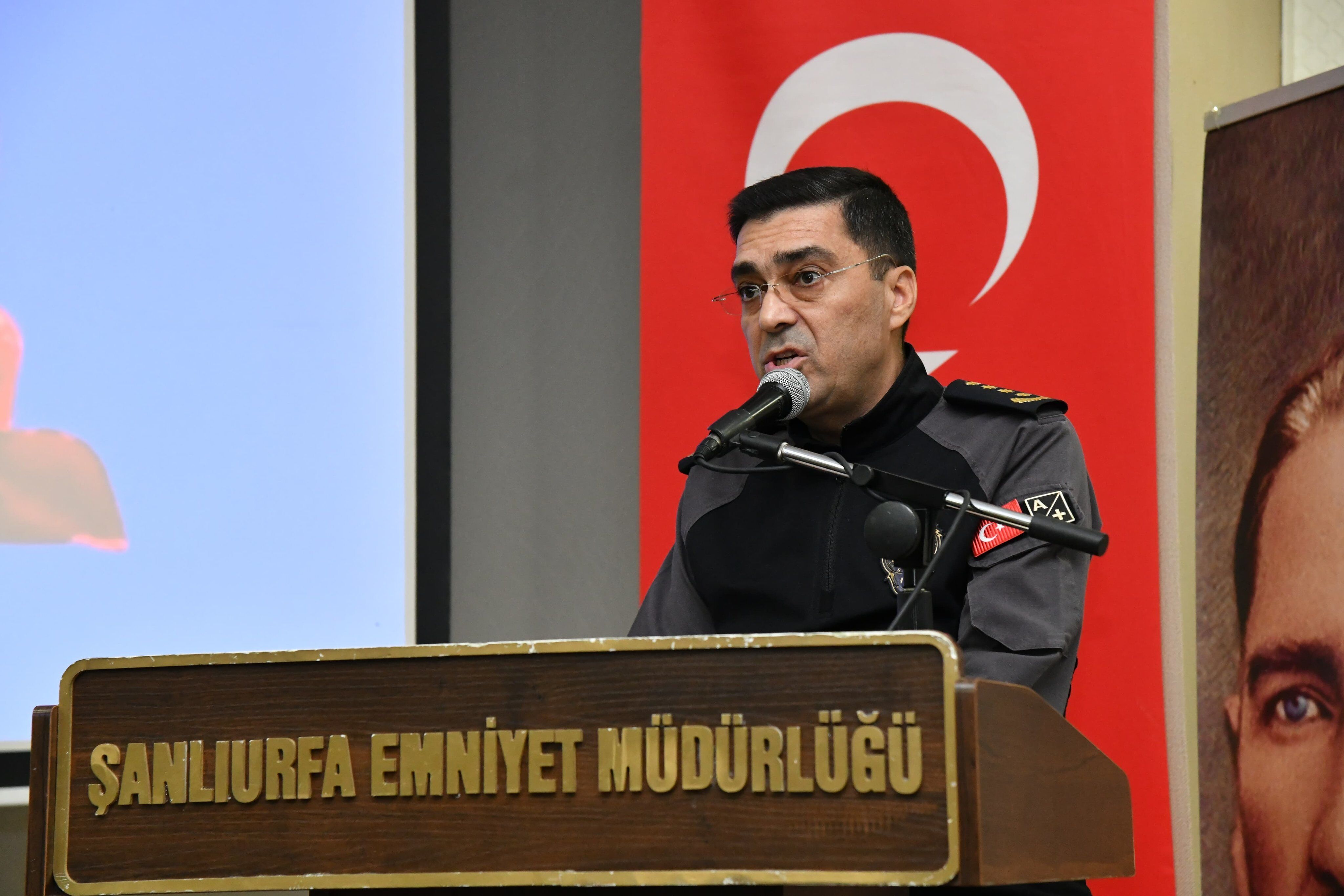 Şanlıurfa Valisi Şıldak Ve Emniyet Müdürü Aksoy, Polislerle Bir Araya Geldi (3)
