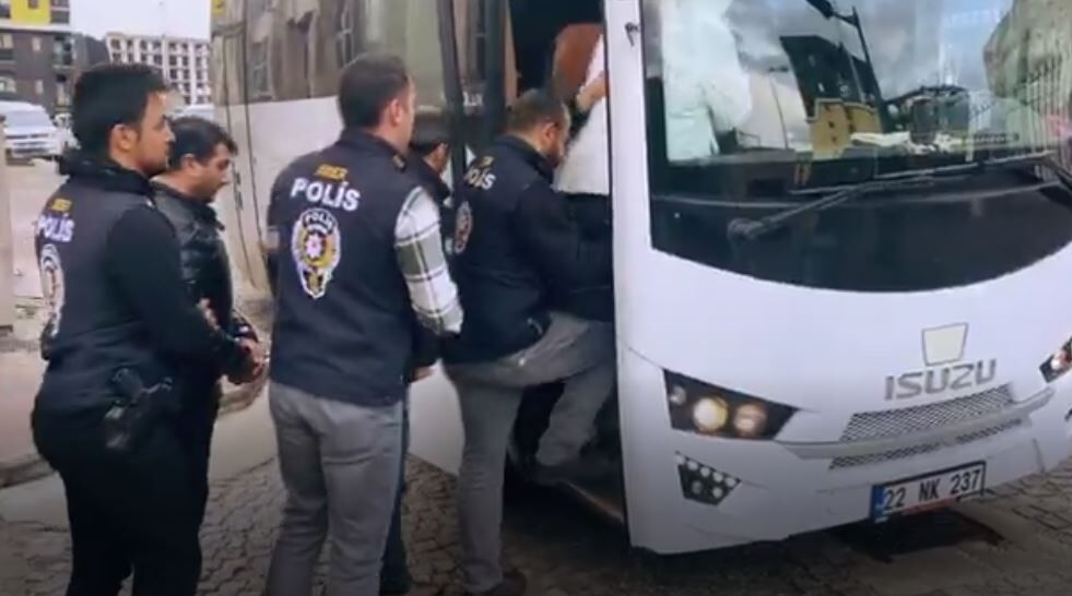 Şanlıurfa’da 899 Milyon Tl’lik Mali Operasyonda 11 Kişi Tutuklandı (4)