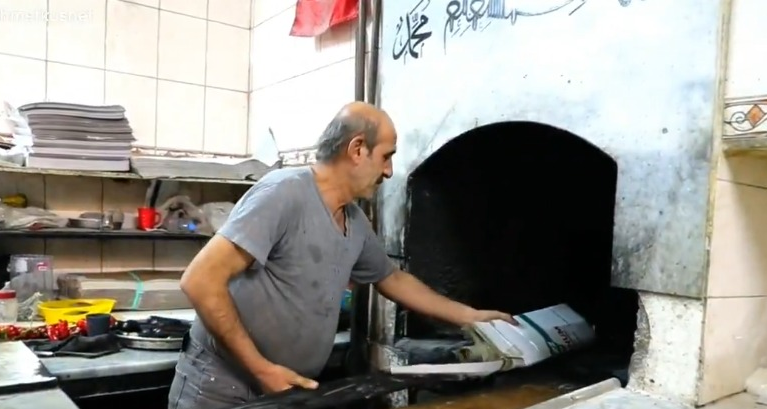 Şanlıurfa’da Belediye Başkanı, Mahalle Halkının Borçlarını Kapattı (1)