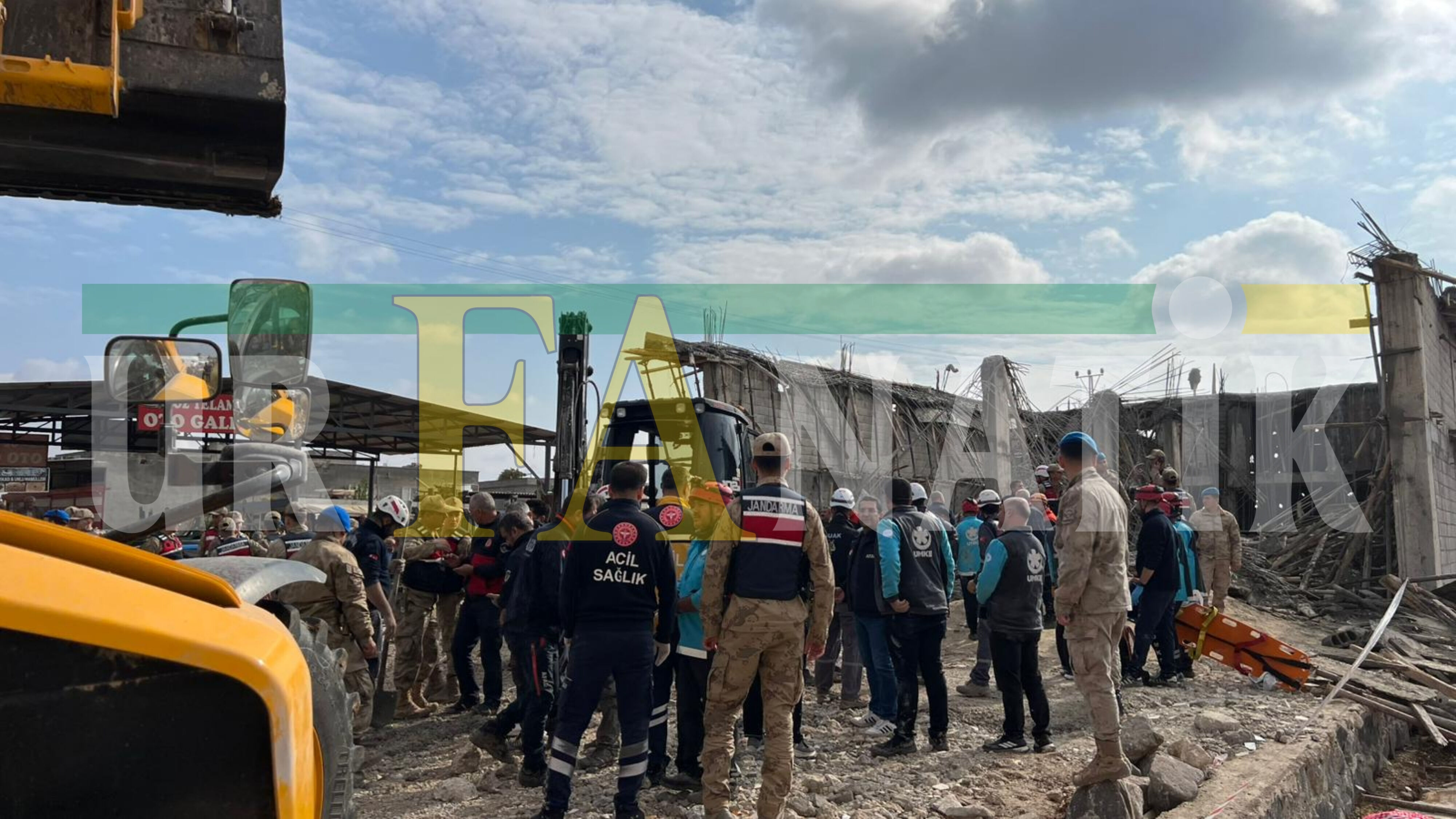 Şanlıurfa’da İnşaatta Göçük Ölü Ve Yaralılar Var! (4)