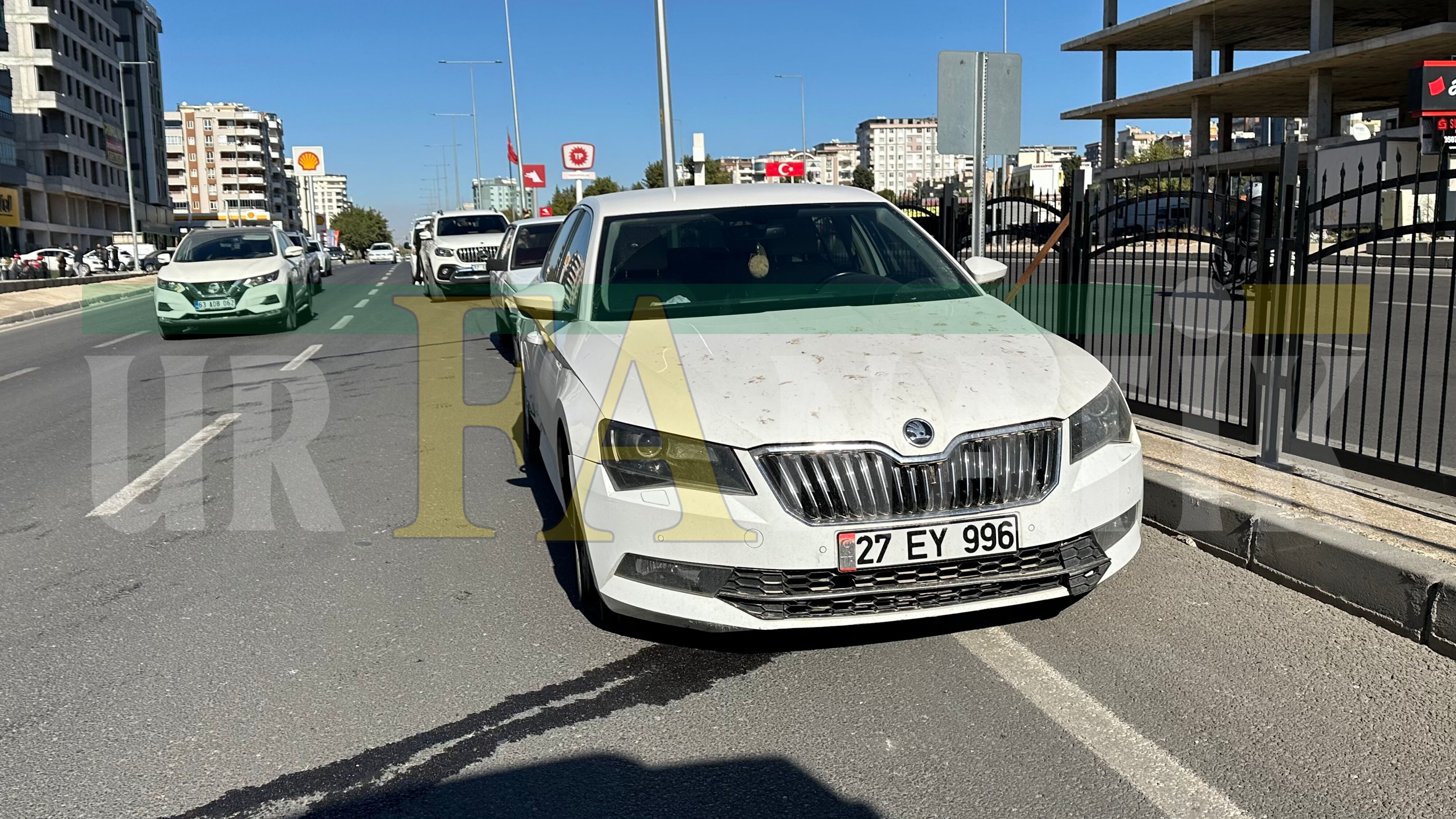 Şanlıurfa’da Kaza, Başka Bir Kazaya Neden Oldu Yaralılar Var (3)
