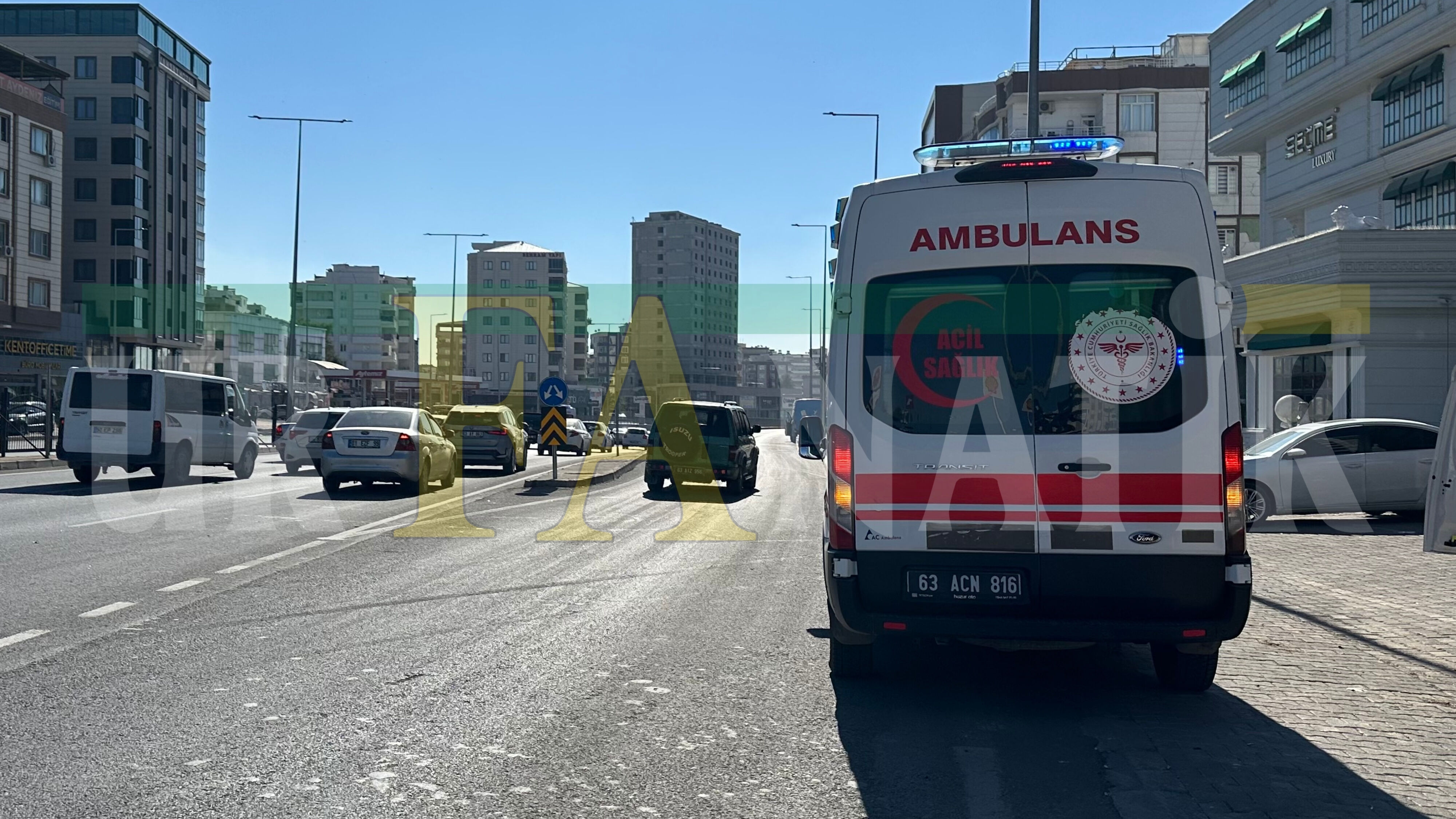 Şanlıurfa’da Kaza, Başka Bir Kazaya Neden Oldu Yaralılar Var (4)