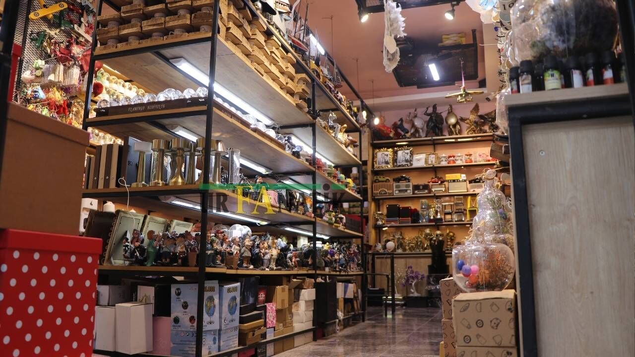 Şanlıurfa'daki Hediyecilerde Öğretmenler Günü Yoğunluğu (7)
