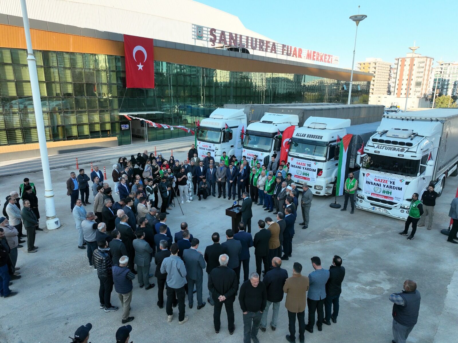 Şanlıurfa’dan Gazze’ye 4 Tır Dolusu İnsanî Yardım Gönderildi (1)