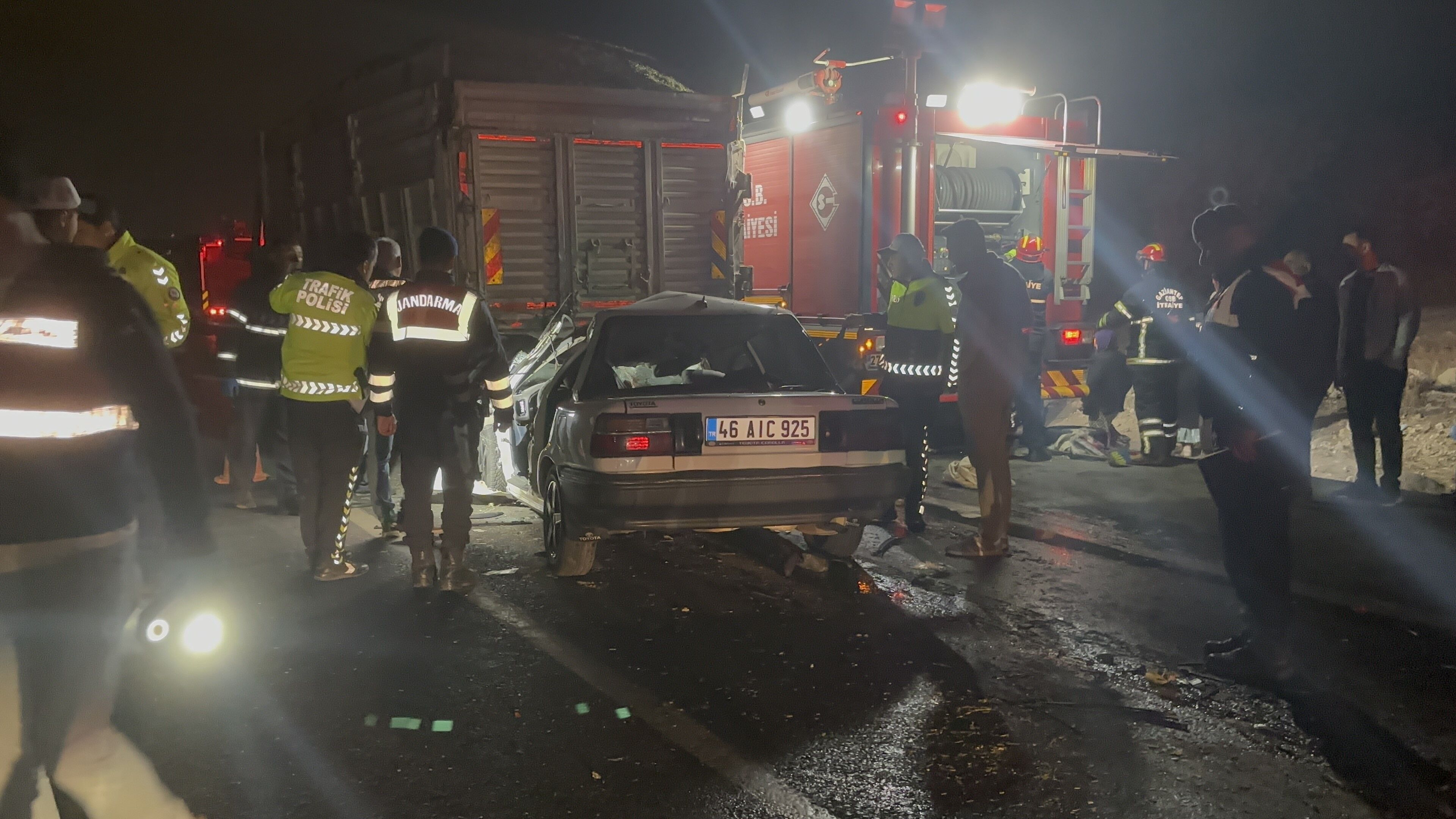Şanlıurfa’nın Komşu İlinde Feci Kaza Çok Sayıda Ölü Var! (3)