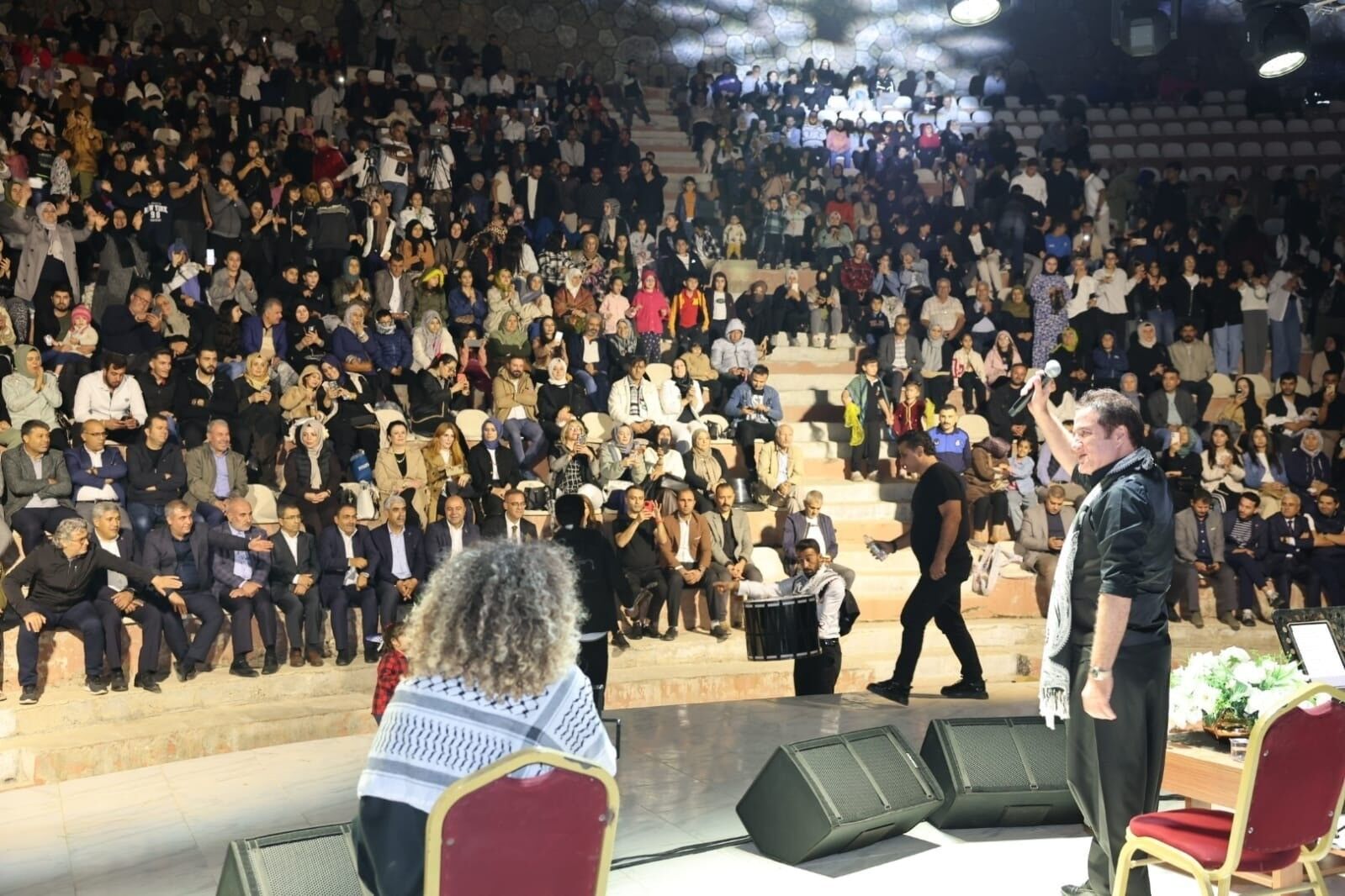 YAŞAM PARK AMFİ KULLANIMA SUNULDU