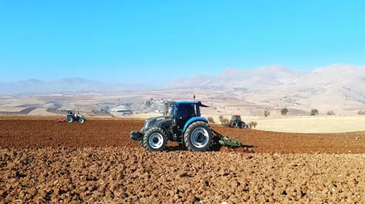 ŞANLIURFA’DA MİBZERLER TOHUMLA DOLU TARLALARA İNDİ
