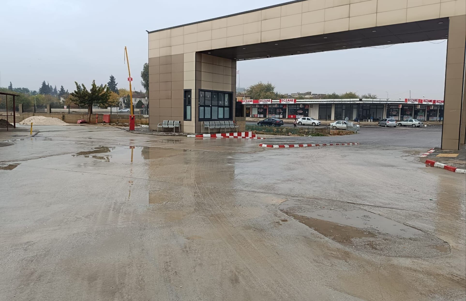 Ceylanpınar Devlet Hastanesi’ndeki Su Birikintisi Sorunu Tarihe Karıştı (4)
