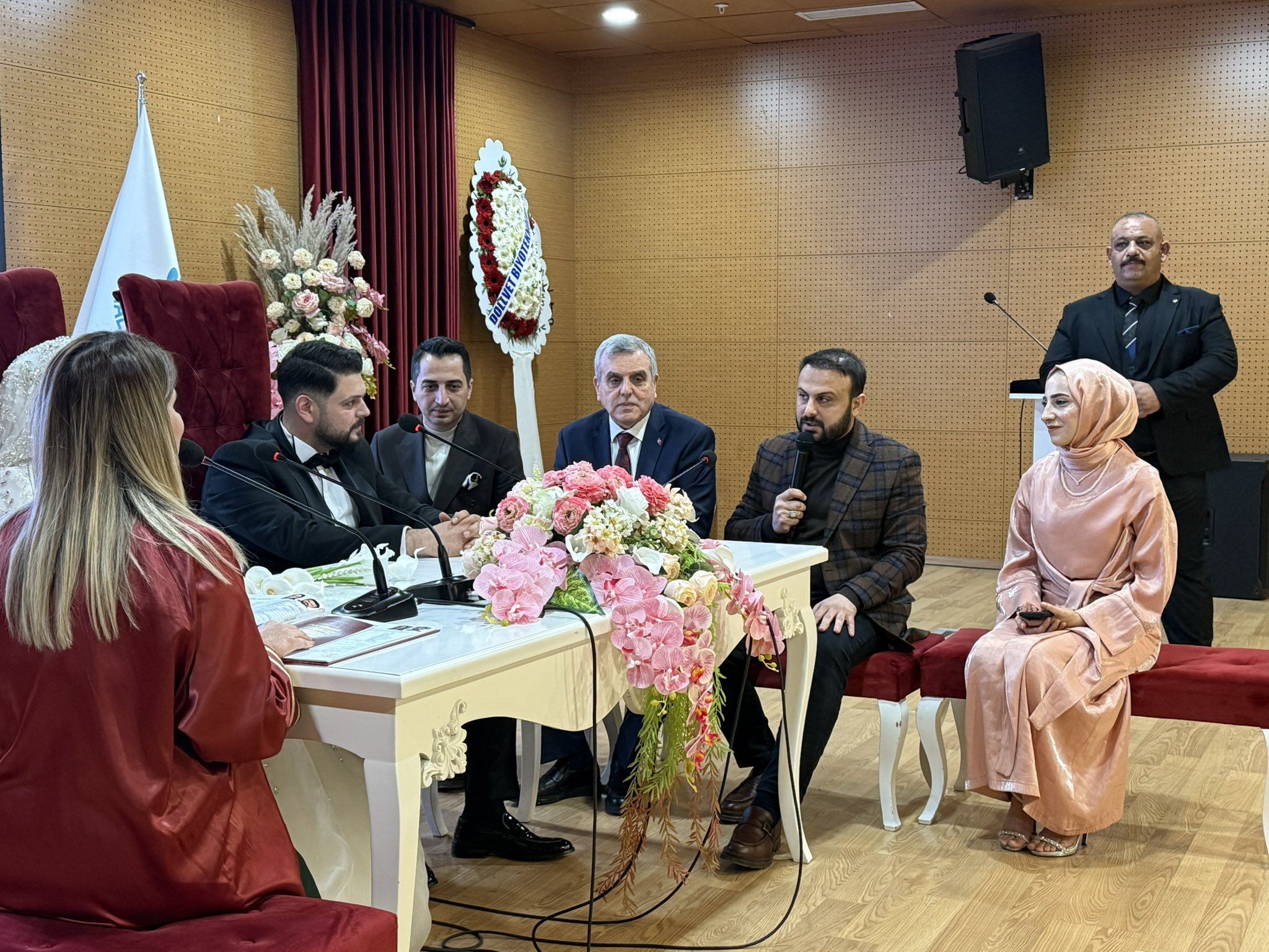 Eski Büyükşehir Belediye Başkanı İbrahim Ve Eylem Çiftinin Mutluluğuna Ortak Oldu2