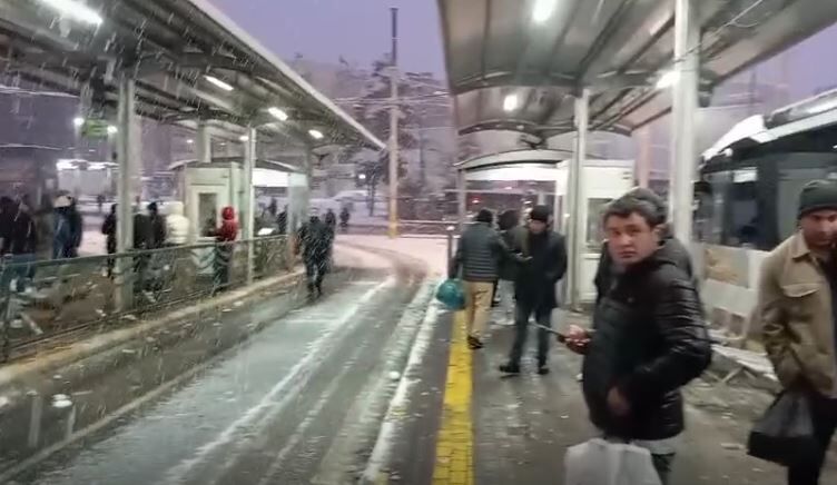 Otobüs Seferleri̇ Durdu (1)