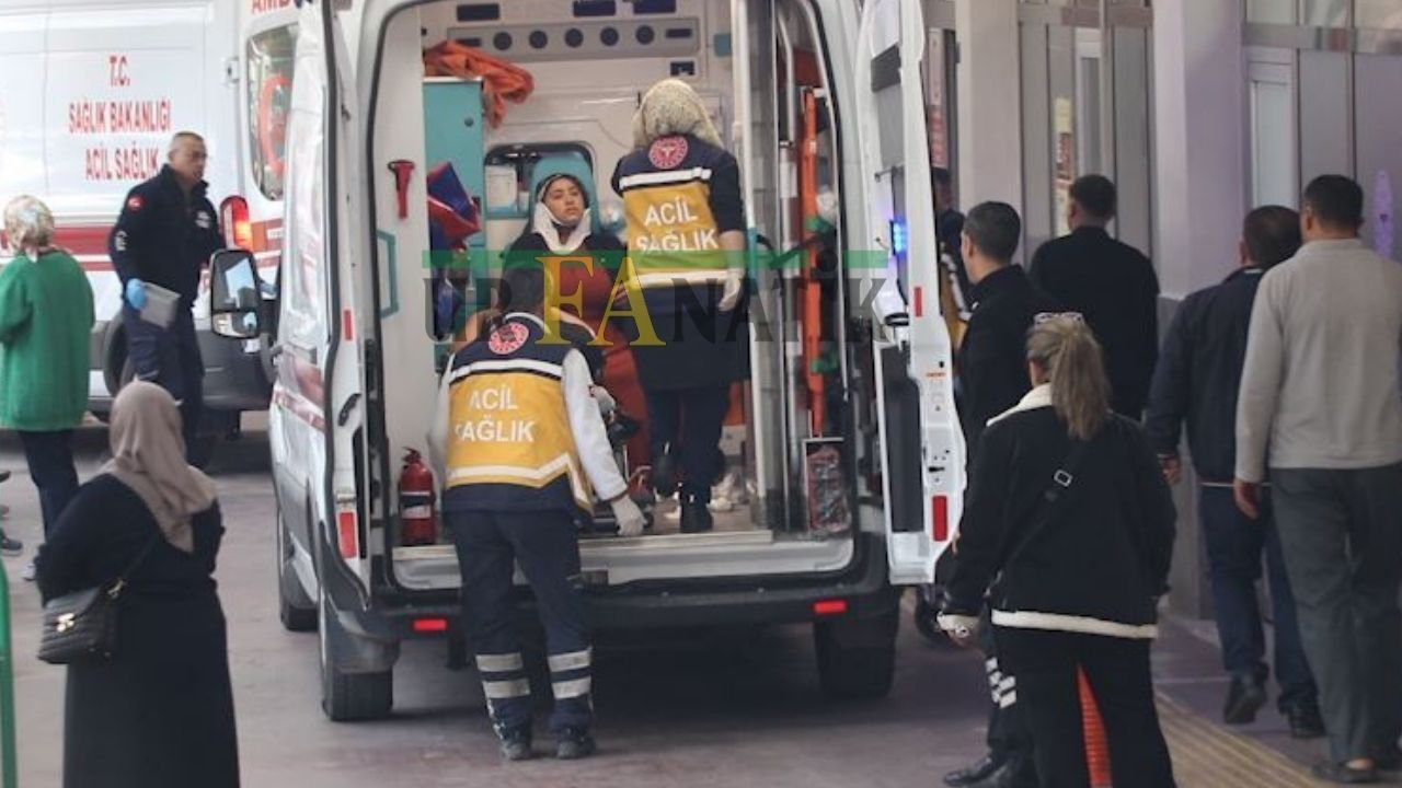 Şanlıurfa Suruç Karayolunda Hafif Ticari Araç Ile Otomobil Çarpıştı (6)