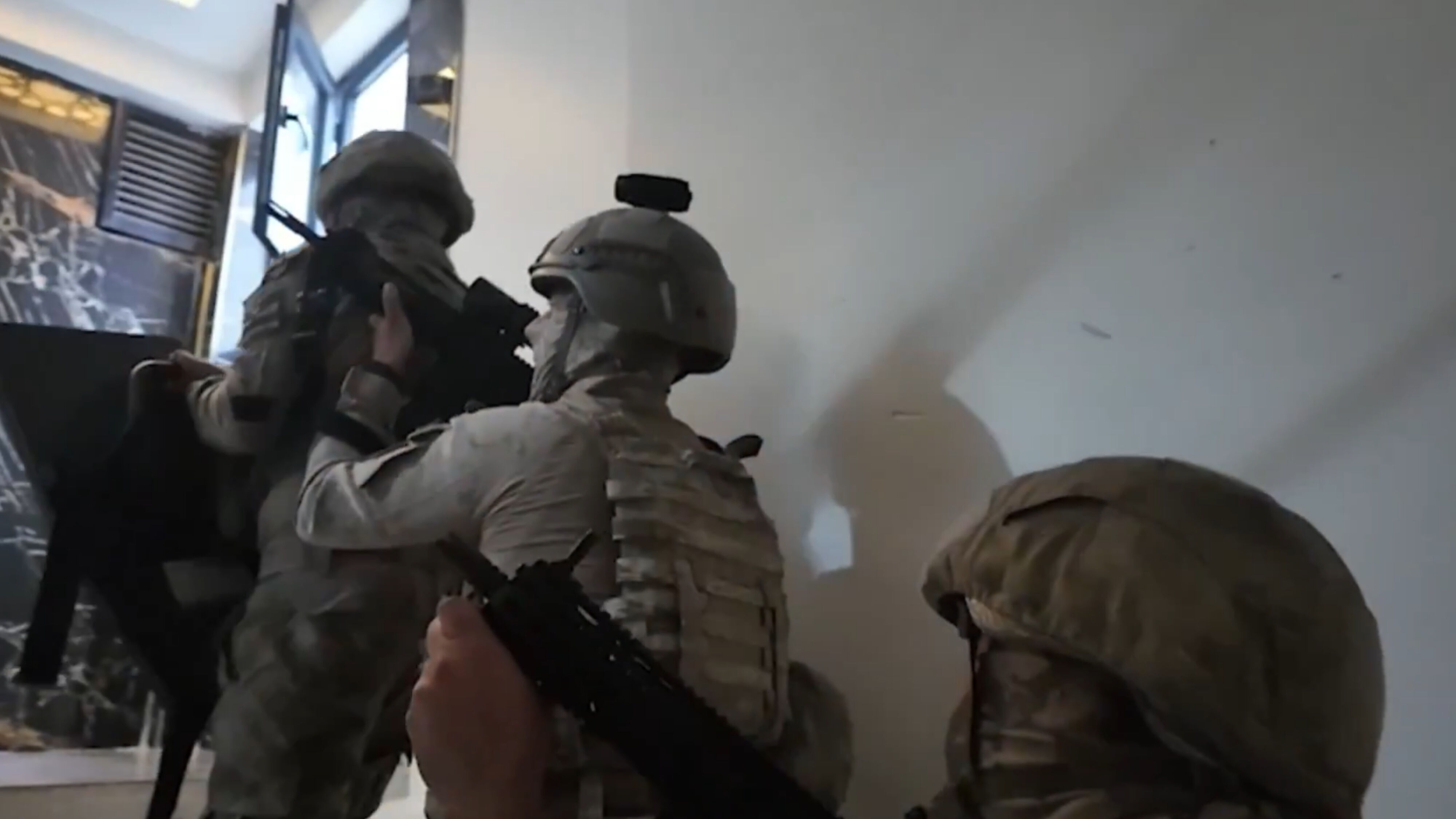 Şanlıurfa’da Fetö Yapılanmasına Jandarma’dan Operasyon 76 Şüpheli Yakalandı (1)