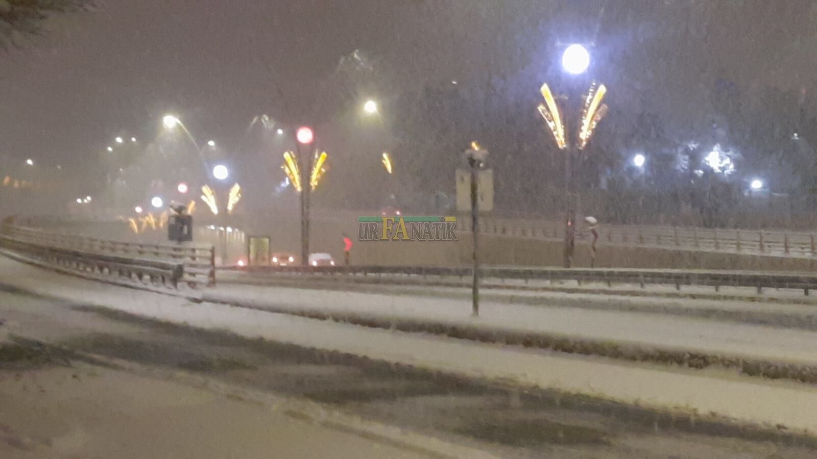 Şanlıurfa'da Karda Yollar Kapandı (2)