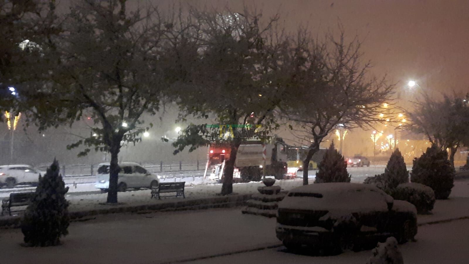 Şanlıurfa'da Karda Yollar Kapandı (3)