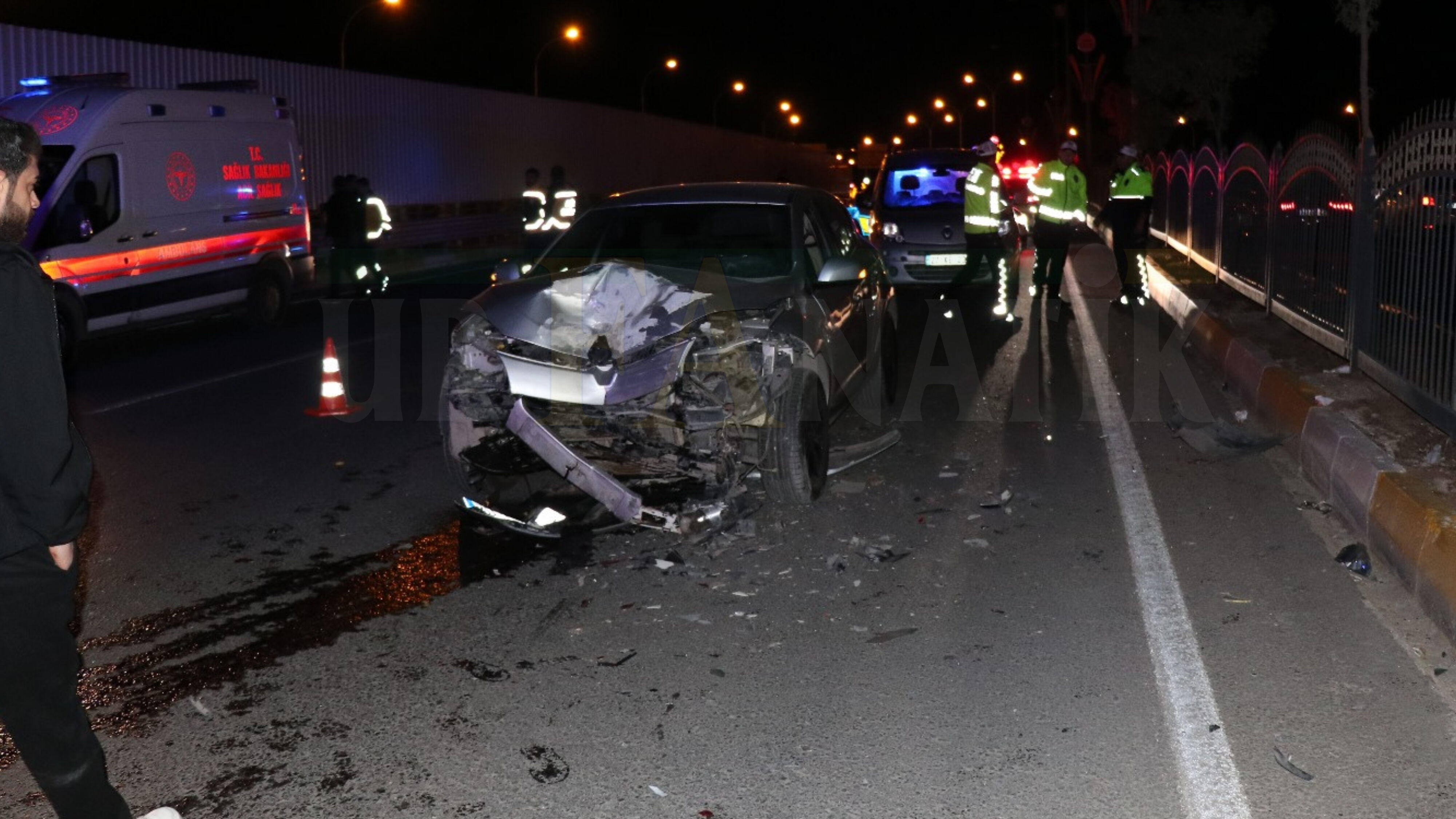 Şanlıurfa’nın Karaköprü İlçesinde 4 Araçlı Zincirleme Kaza 111