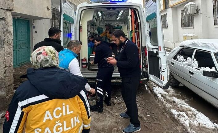 Annelerini Kaybeden Çocukların Babası Hastaneye Kaldırıldı (5)