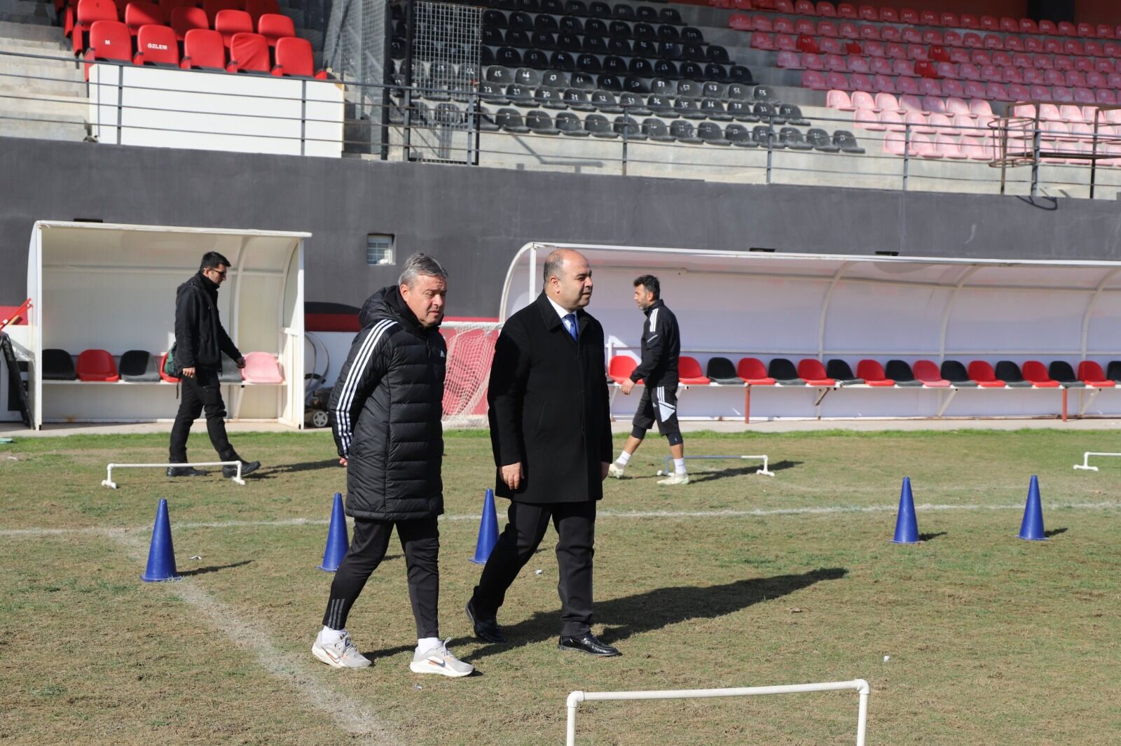 Başkan Çiftçi’den Karaköprü Belediyespor’a Anlamlı Ziyaret (3)