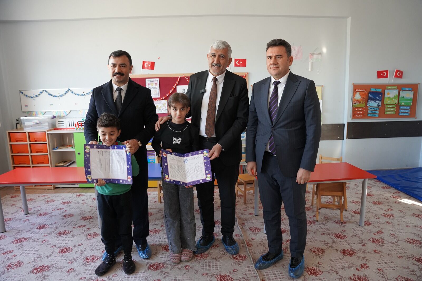 Belediye Başkanı Mehmet Can Hallaç Karne Dağıtım Programına Katıldı (3)
