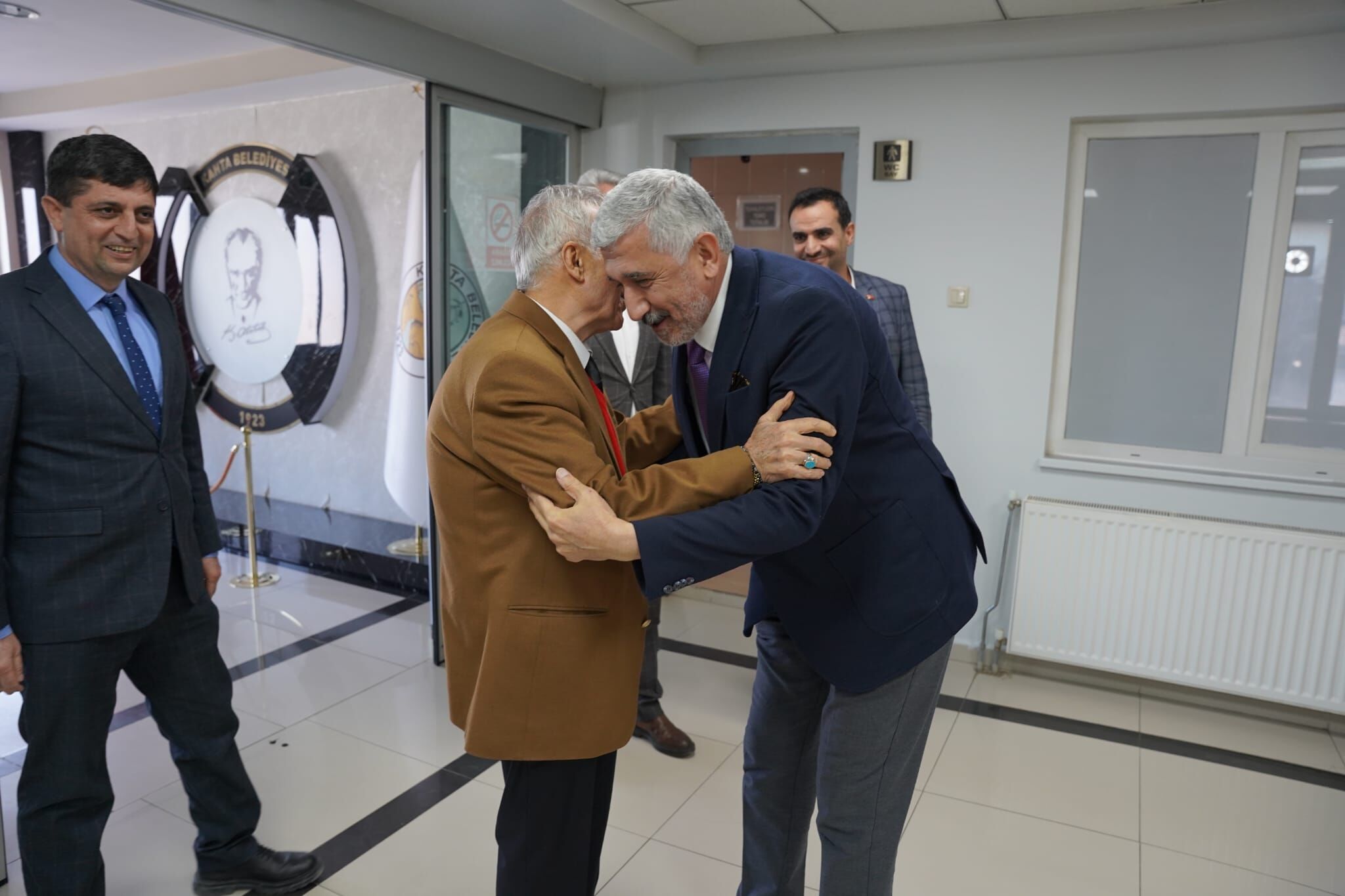 Belediye Başkanı Mehmet Can Hallaç, Yavuz Donat’ı Kahta’da Ağırladı Ve İlçeyi Tanıttı (5)