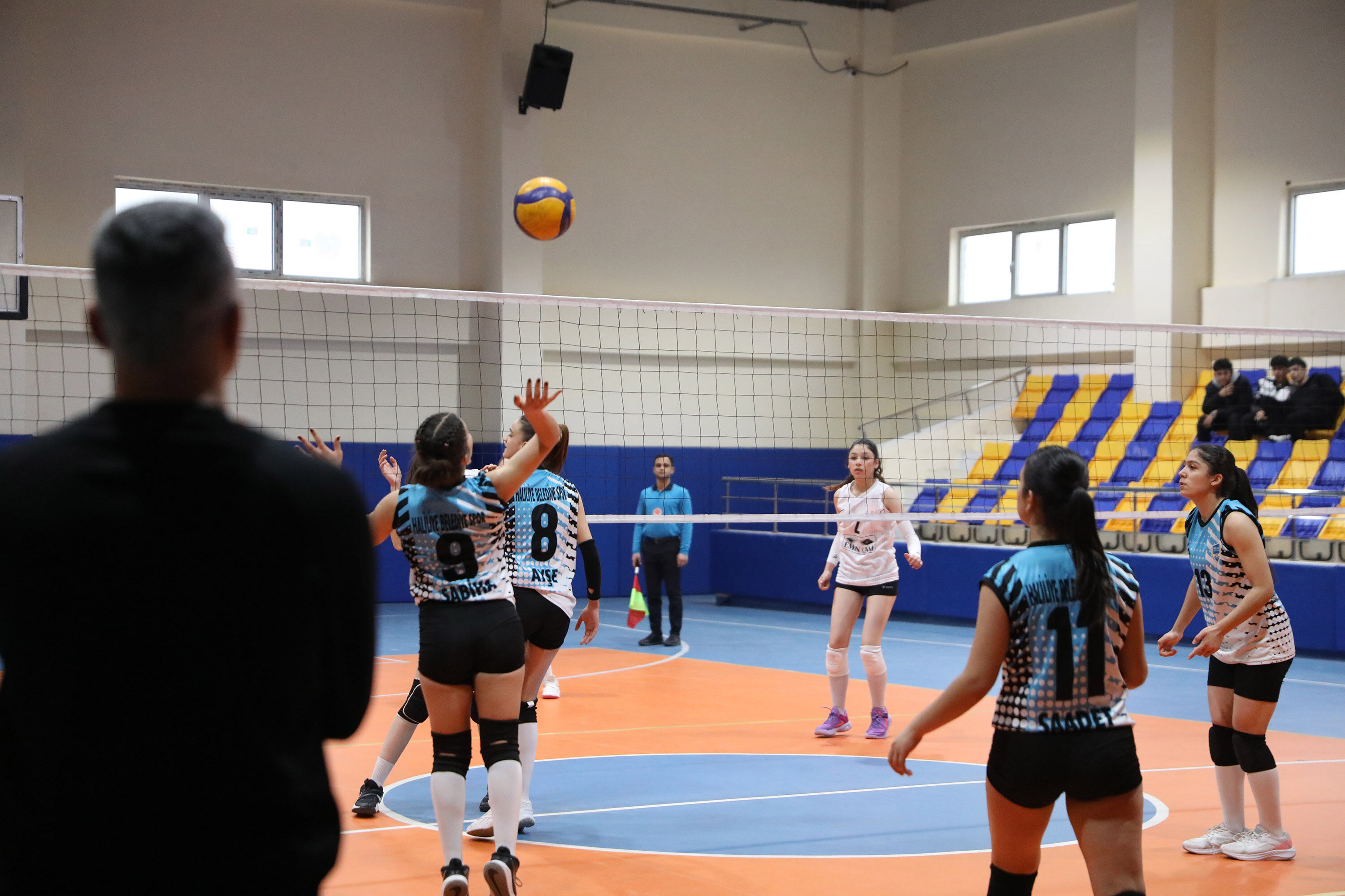 Hali̇li̇ye Beledi̇yespor Yildiz Kizlarda İl Şampi̇yonu Oldu (5)