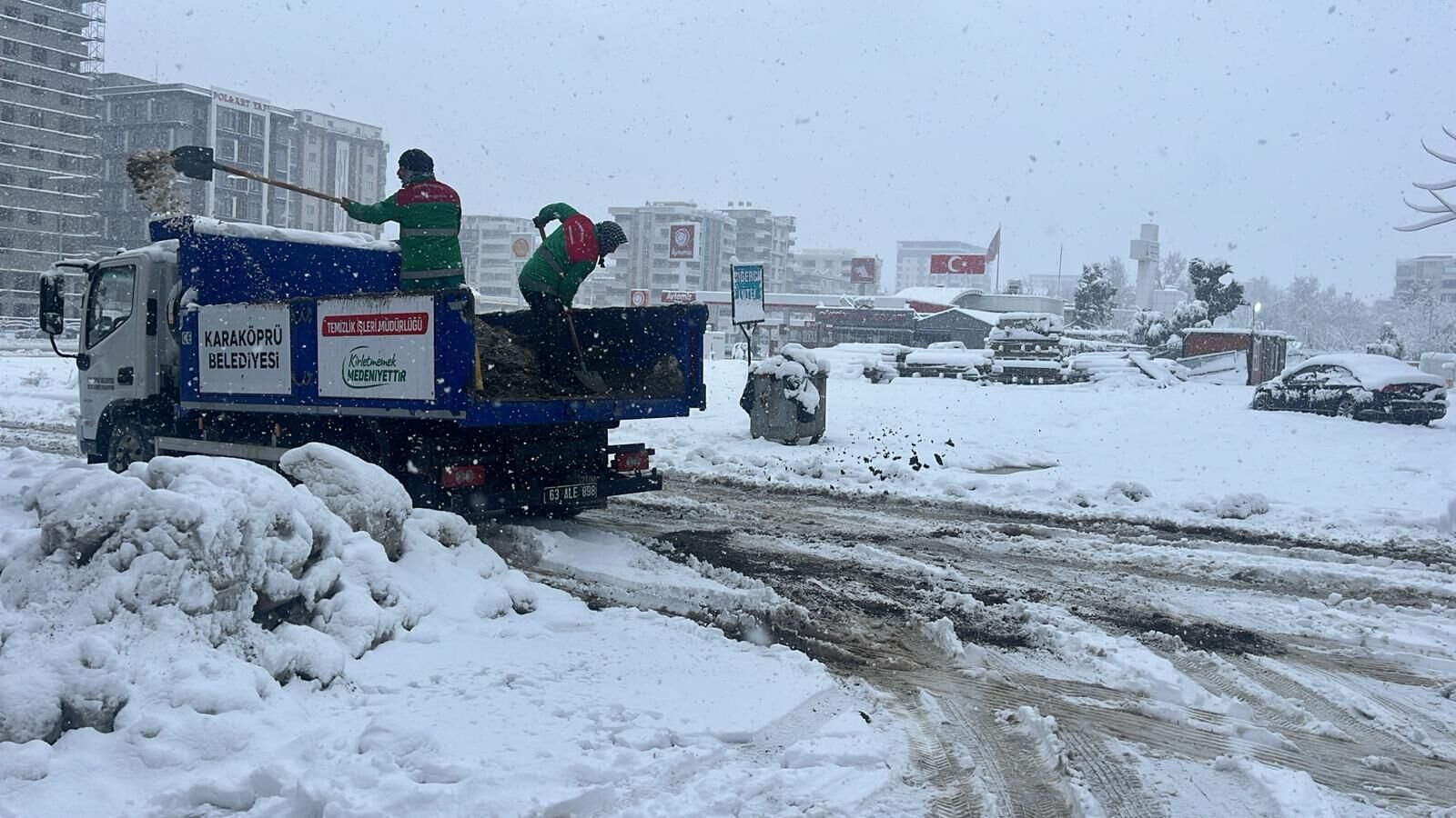 Karaköprü Beledi̇yesi̇ Karla Mücadele Seferber Oldu (1)