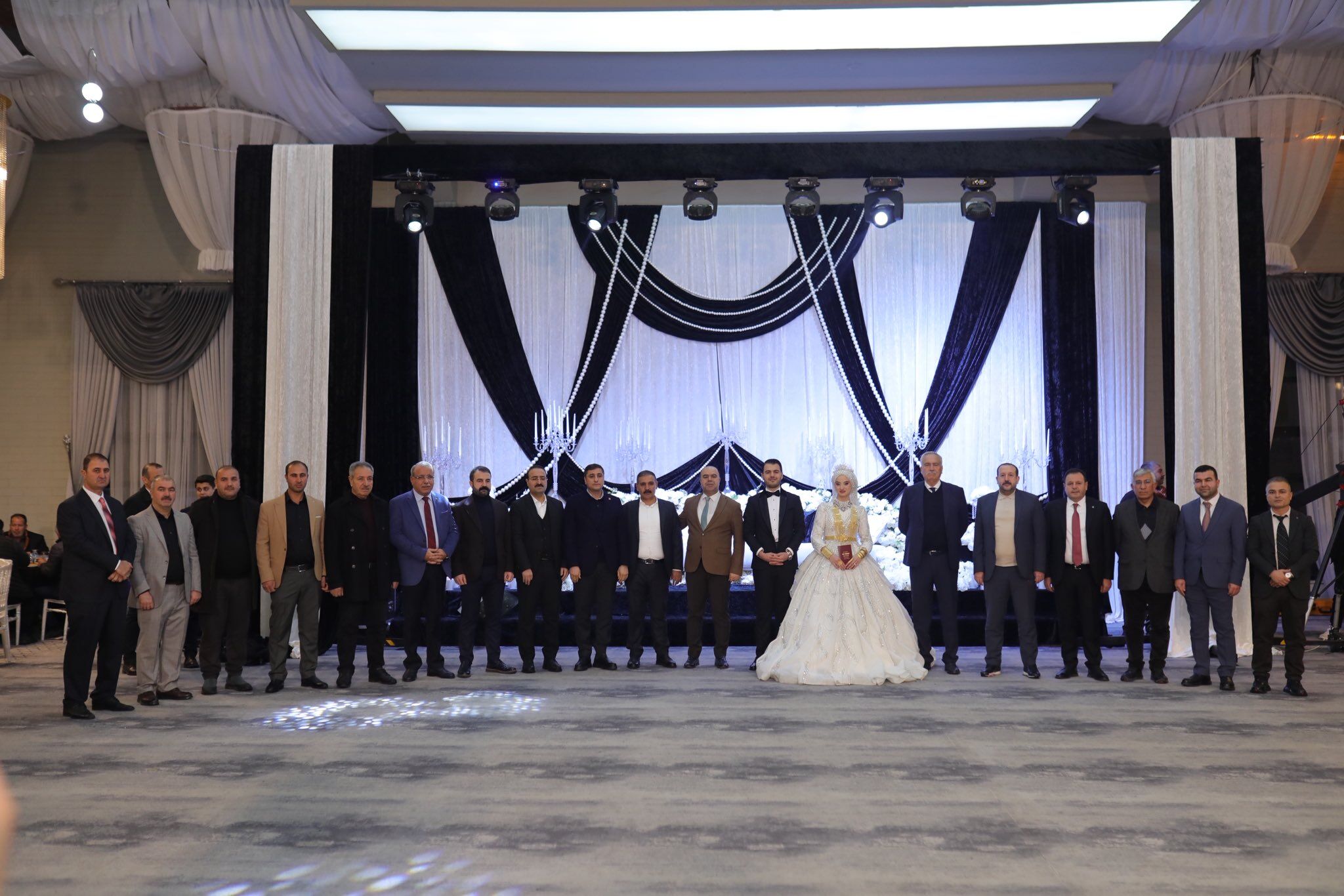 Şanlıurfa’da Nursena Taş Ve Samet Çiftçi Görkemli Düğünle Dünyaevine Girdi (2)