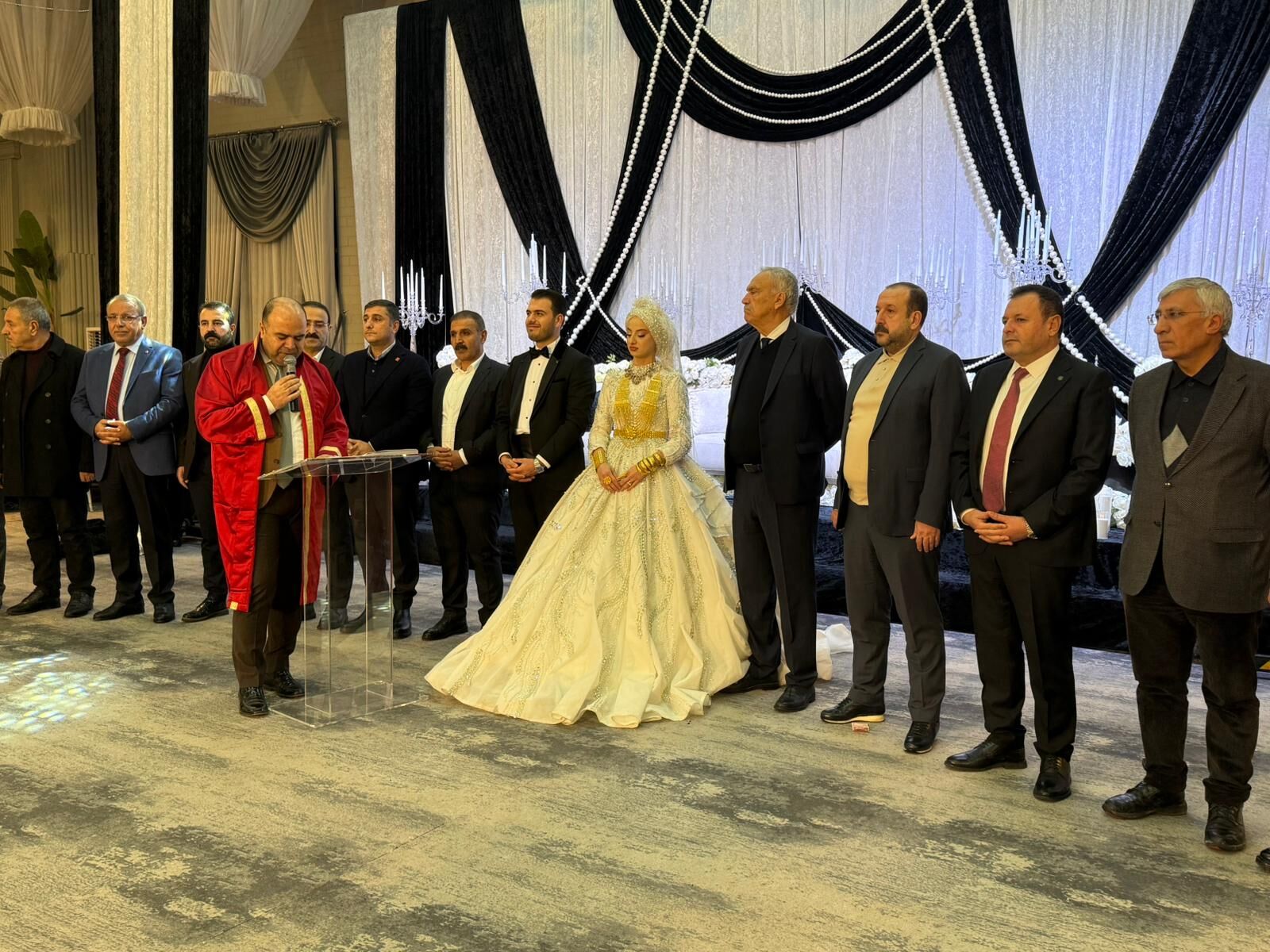 Şanlıurfa’da Nursena Taş Ve Samet Çiftçi Görkemli Düğünle Dünyaevine Girdi (4)