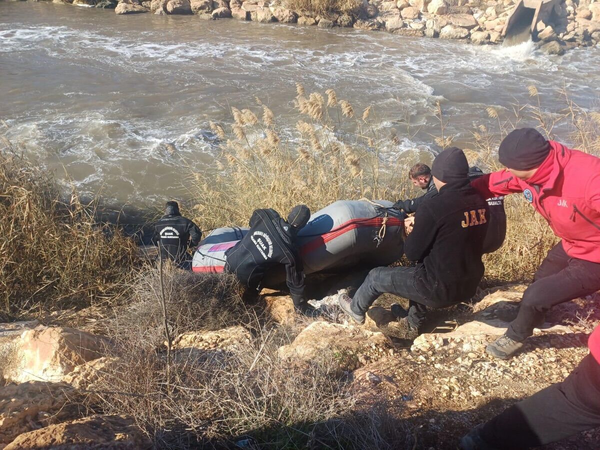 Şanlıurfa’daki Sulama Kanalında Kaybolan Halil Gündüz Suriye Tarafında Aranacak (4)