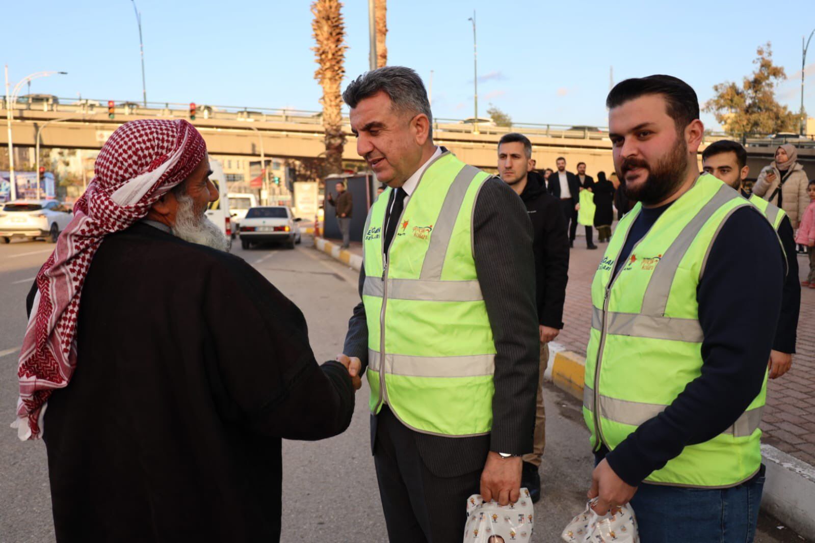 Ak Parti Şanlıurfa İl Gençlik Kolları’ndan “İftara 5 Kala” Seferberliği (4)