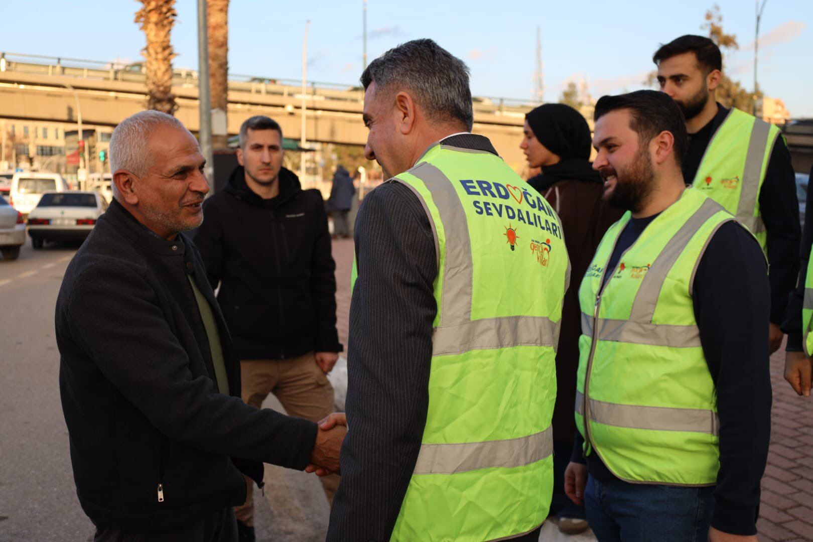 Ak Parti Şanlıurfa İl Gençlik Kolları’ndan “İftara 5 Kala” Seferberliği (8)