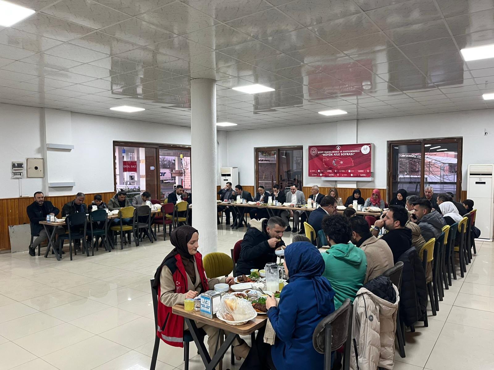 Akçakale, Hilvan Ve Bozova’da Şehit Aileleri Ve Gaziler İftarda Buluştu (4)