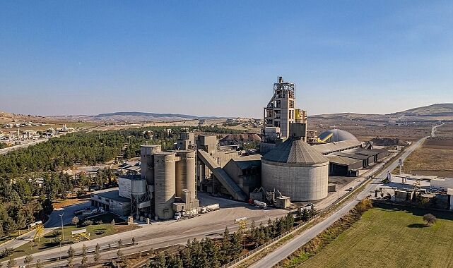 Çimento Fabrikası Yolu
