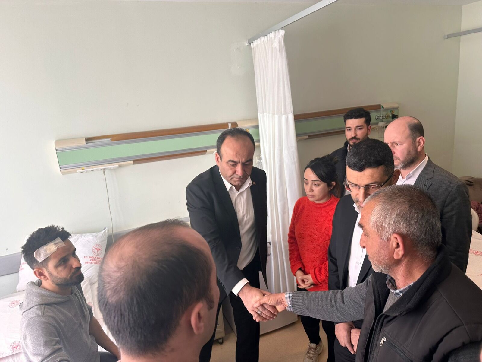Hastanede Şok Saldırı Sonrası Kritik Ziyaret Sağlıkta Şiddete Sert Tepki (1)
