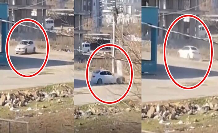 Şanlıurfa’da Bmv Marka Otomobil Drift Yaparken Elektrik Panosuna Çarptı