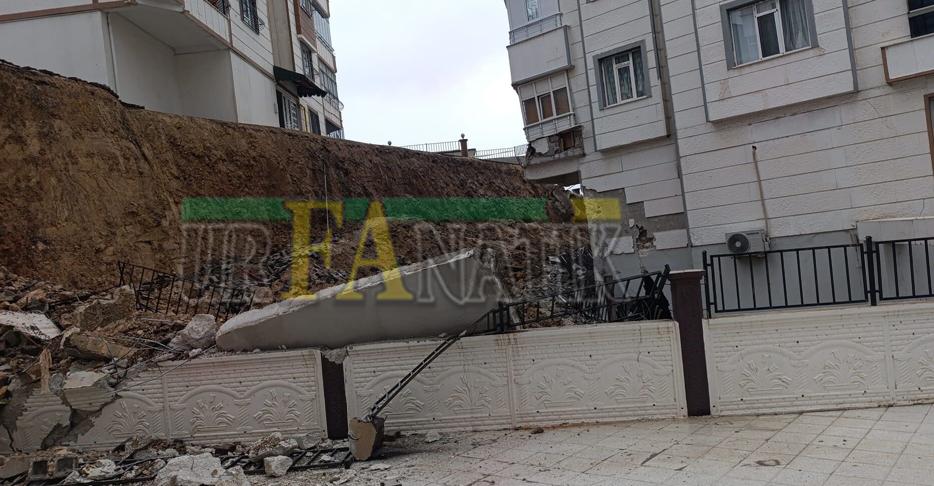 Şanlıurfa’da İstinat Duvarı Çöktü (3)