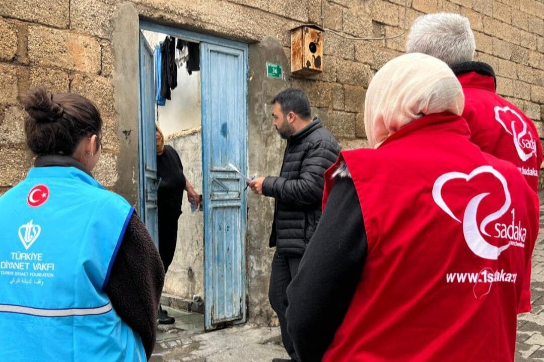 Şanlıurfa’da Kapılar Tek Tek Çalındı-2
