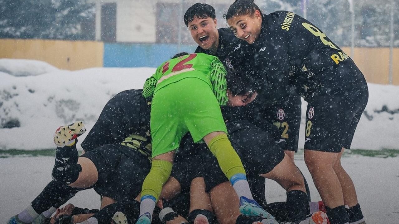 Siverek Kadın Futbol Takımı-2