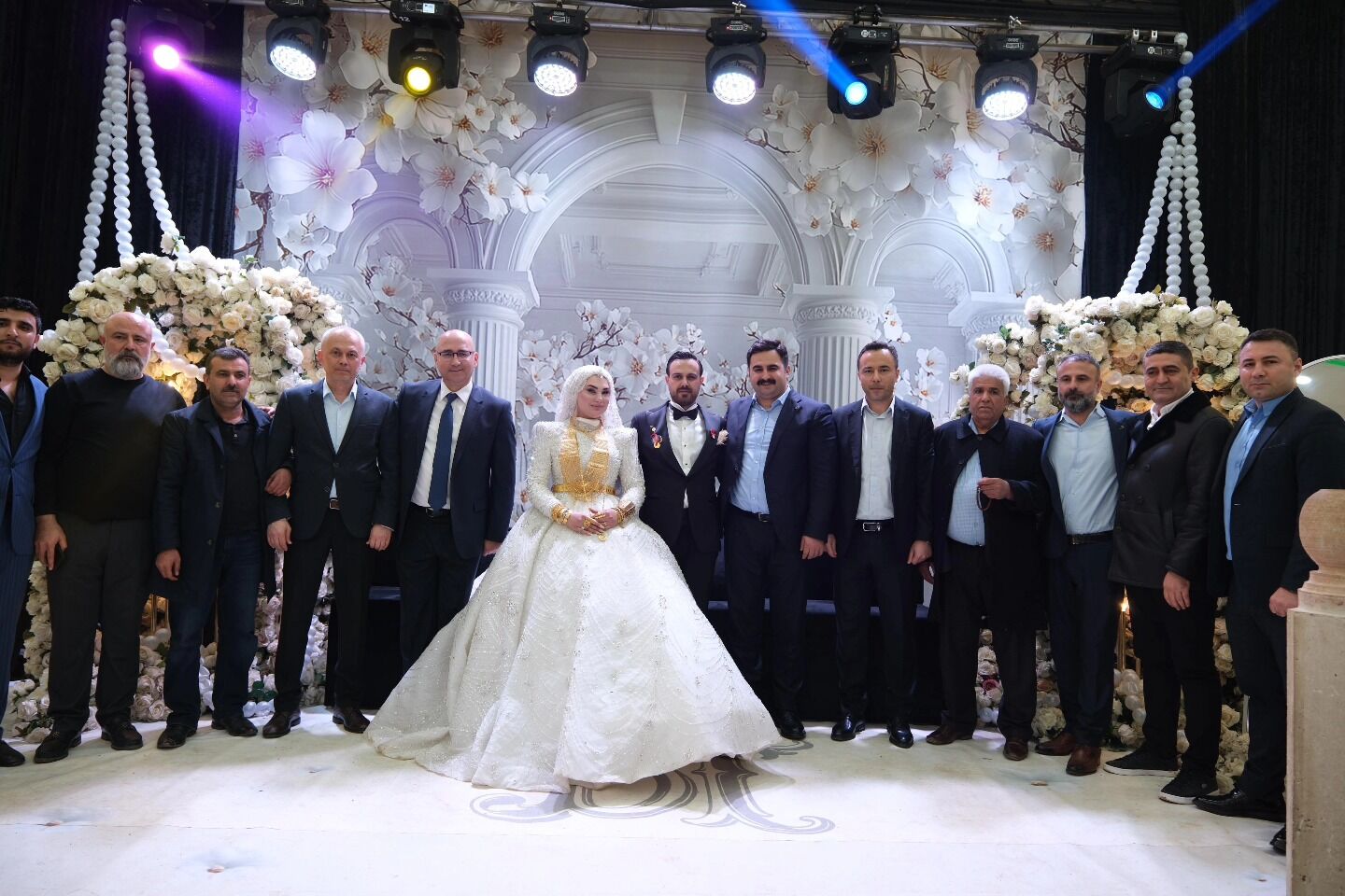 Viranşehir Kaymakamı Kemal Ülkü Düğünde Halay Çekti Ve Nikâh Şahidi Oldu (1)