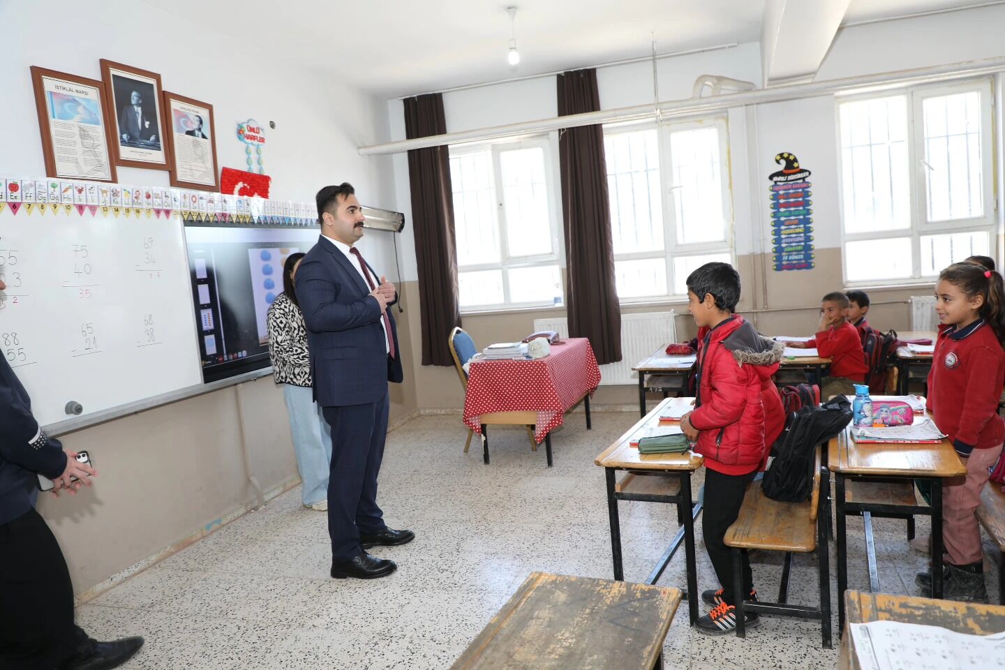 Viranşehir’de Halk Konuşuyor, Kaymakam Kemal Ülkü Not Alıyor (8)